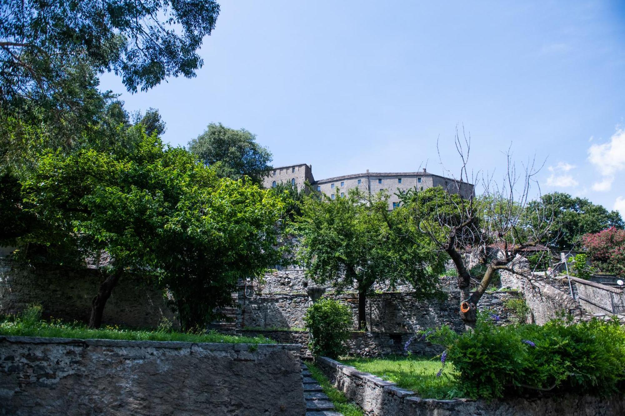 Easylife Swiss - Luxurious Garden Retreat In Castel Grande, Pergola & Historic Charm X6 * Bellinzona