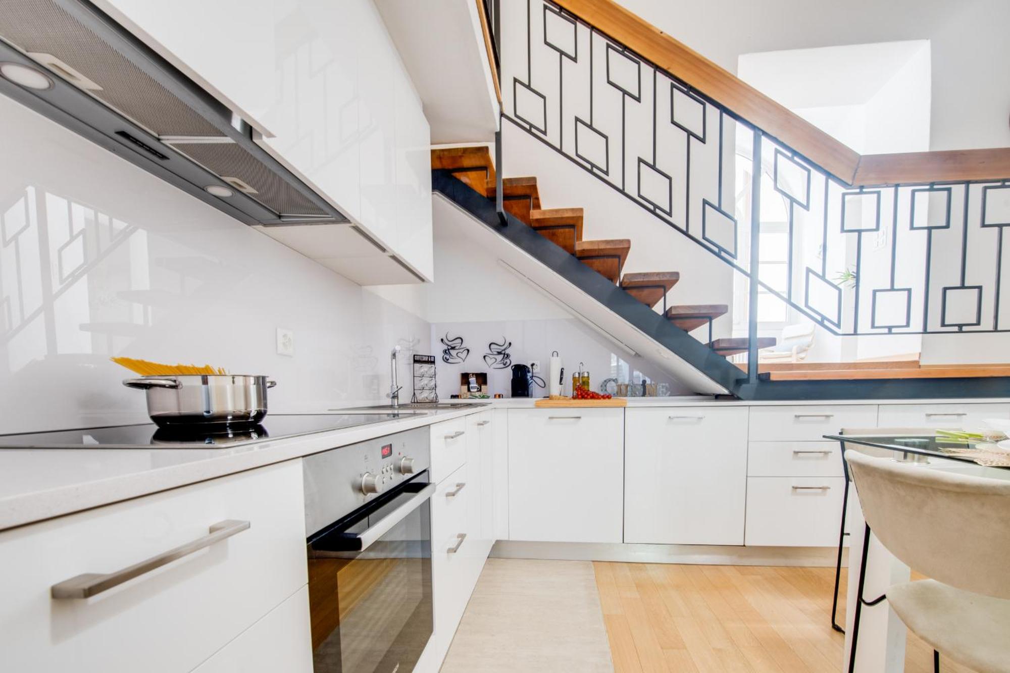 Appartement Easylife Swiss - Luxurious Garden Retreat In Castel Grande, Pergola & Historic Charm X6 *